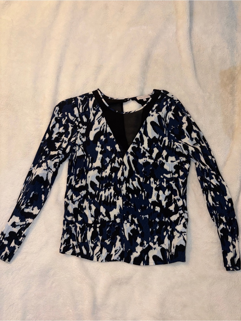 1.STATE Blue and White Abstract V-Neck Top